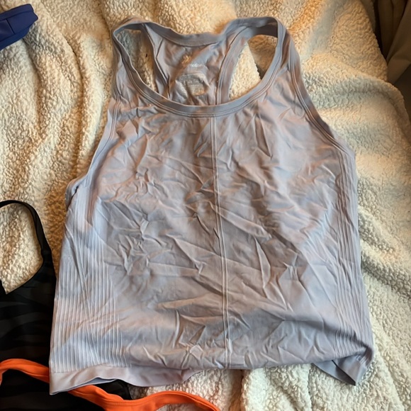 Workout top bundle - Picture 4 of 7